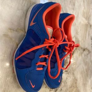 Nike Running Shoes - Size 6.5 - GUC